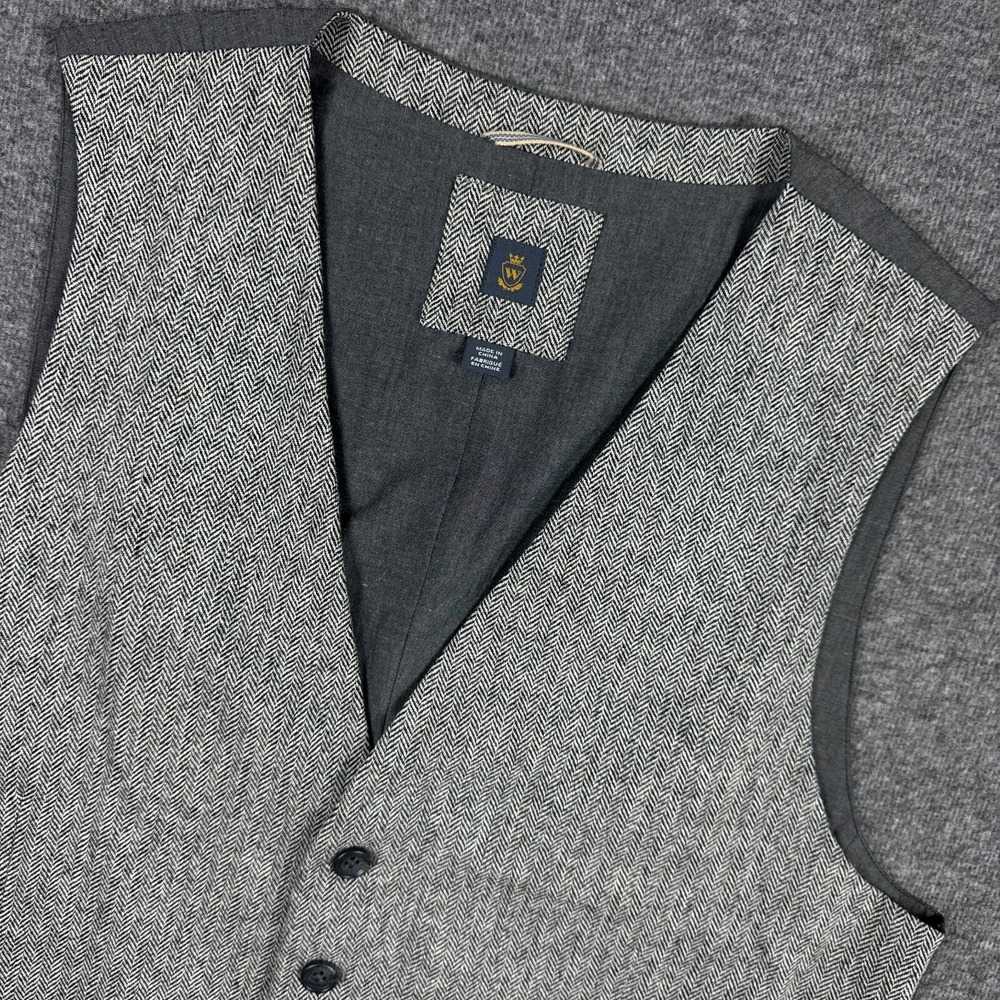 Men's Classic Gray Herringbone Vest